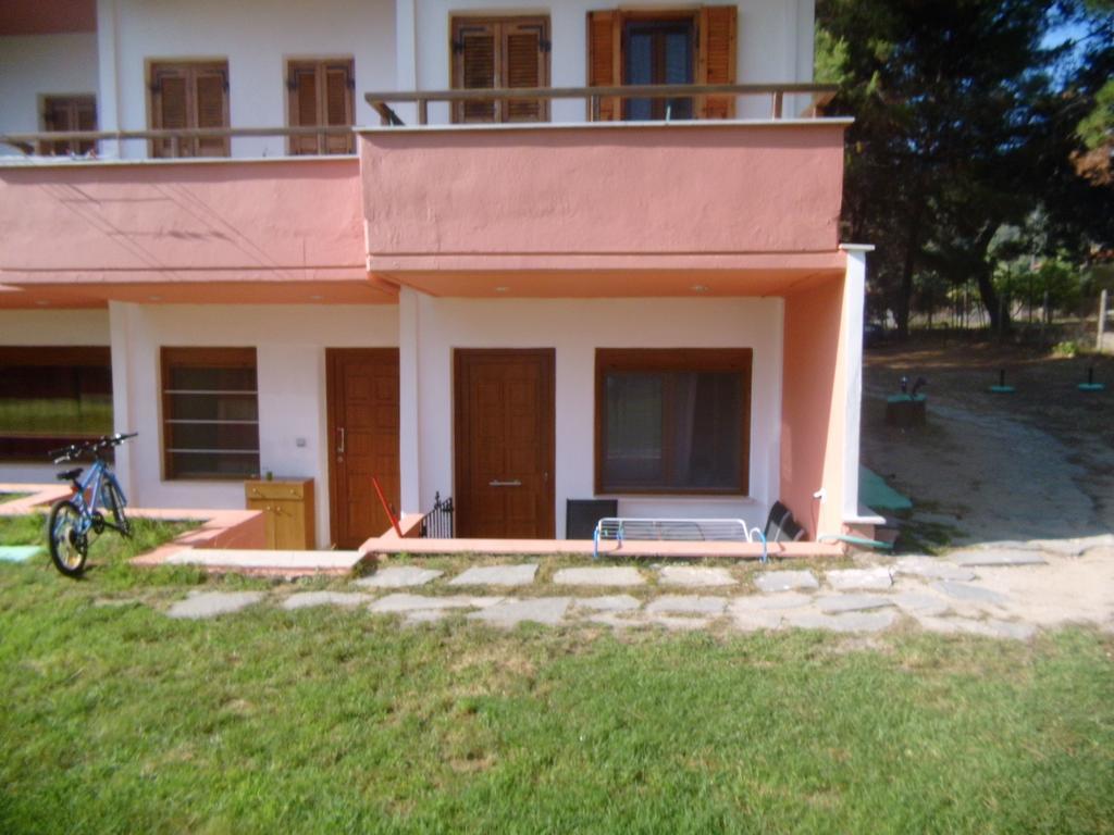 Studios Efi Beach Вурвуру Экстерьер фото