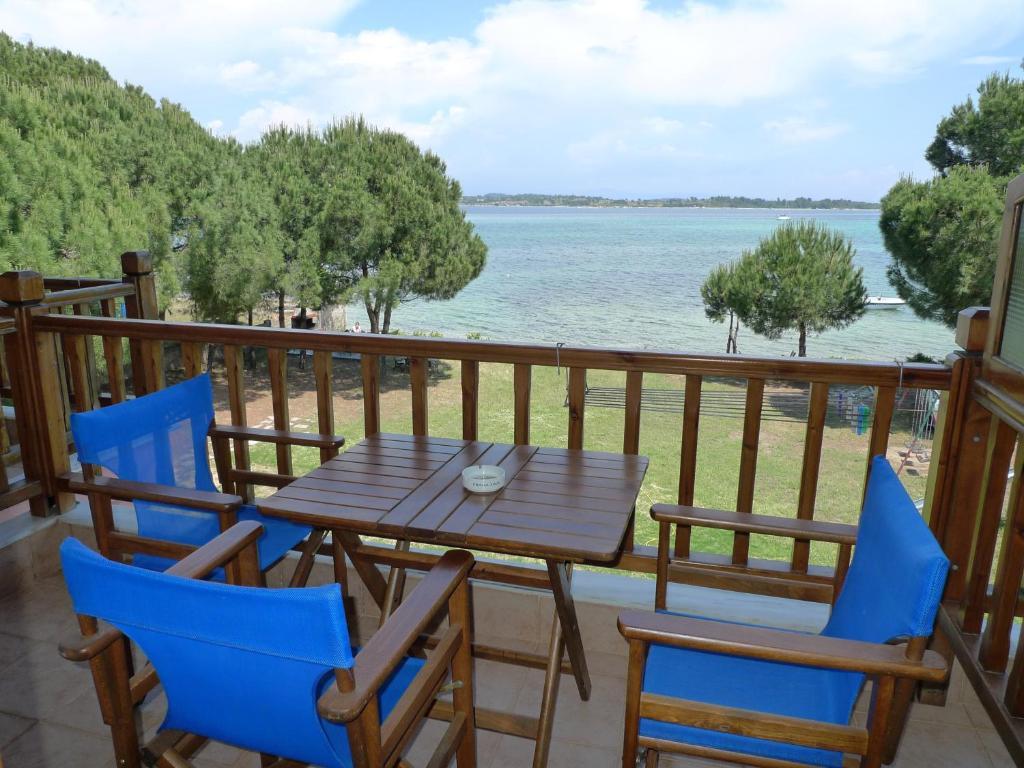 Studios Efi Beach Вурвуру Экстерьер фото
